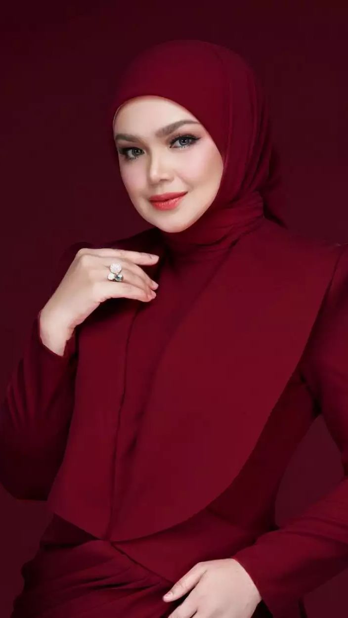 9 Seleb yang Berani Hadapi Risiko Melahirkan di Usia 40 Tahun, Ada yang Pendarahan hingga Koma