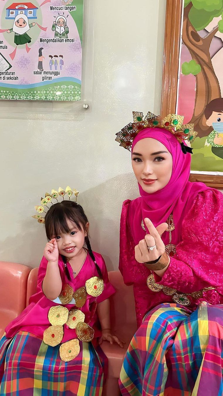 Ingin Jadi Istri Soleha, Zaskia Gotik Turuti Kemauan Suami untuk Vakum Bernyanyi
