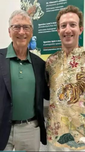 Bill Gates dan mark dengan pakaian lebih casual saat hadiri pesta Anant Ambani.
