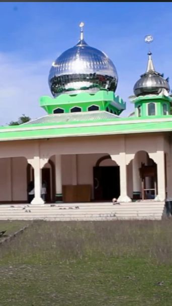 Tiang Alif Berlafaz Allah yang Terbuat dari 2,6 Kg Emas dan 200 Permata di Kubah Masjid di Maluku Raib Digondol Maling