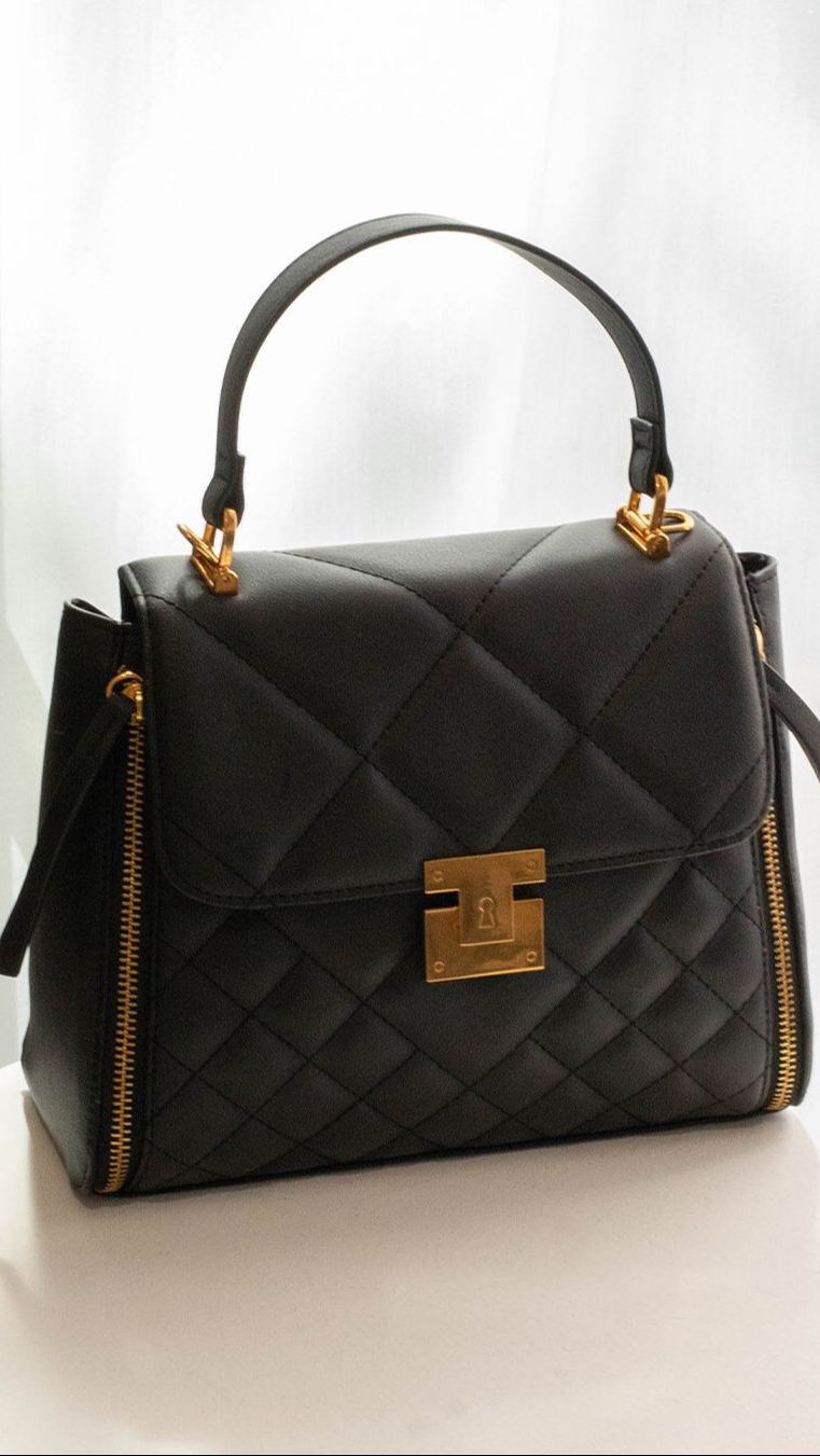 Top Handle Bag yang Terkesan Lebih Anggun