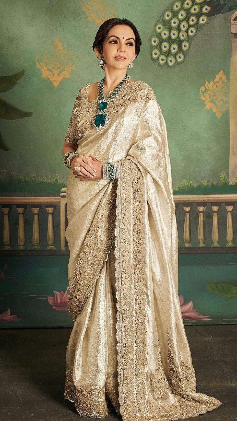 Nita Ambani sukses mencuri perhatian dengan penampilan spektakuler saat pesta pra-nikah sang anak