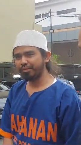 Gus Samsudin Raup Cuan Ratusan Juta dari Konten Menyesatkan di YouTube