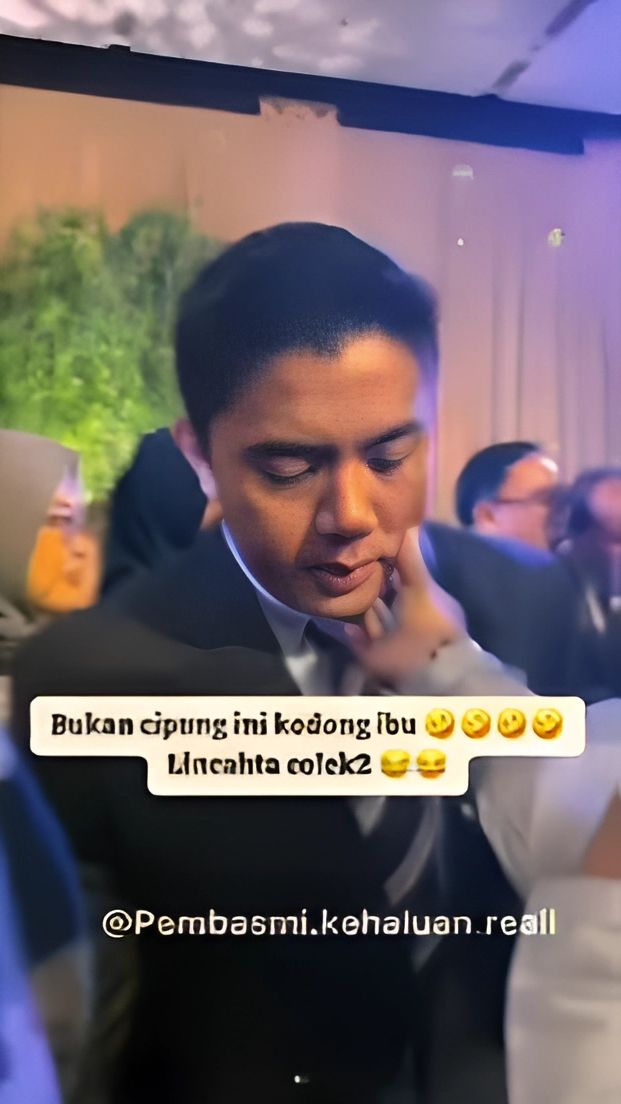 Momen Emak-Emak Colek Pipi Mayor Teddy, Bikin Netizen Heboh
