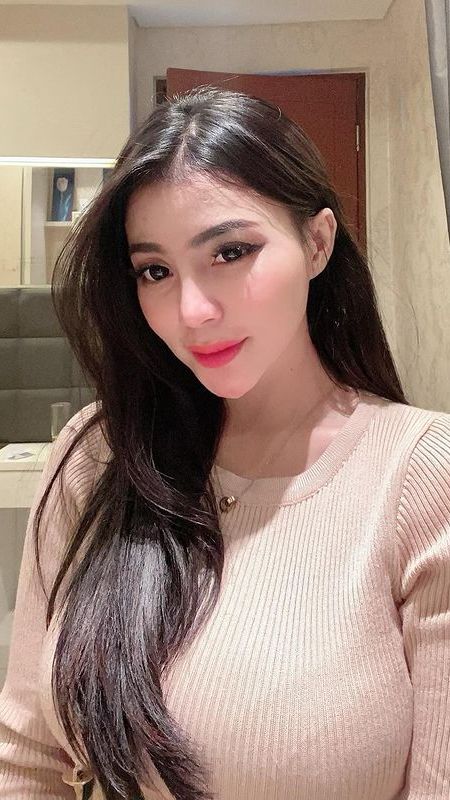 Namanya pun sempat viral beberapa waktu lalu lantaran disebut mengusik rumah tangga Sule dan Nathalie Holscher
