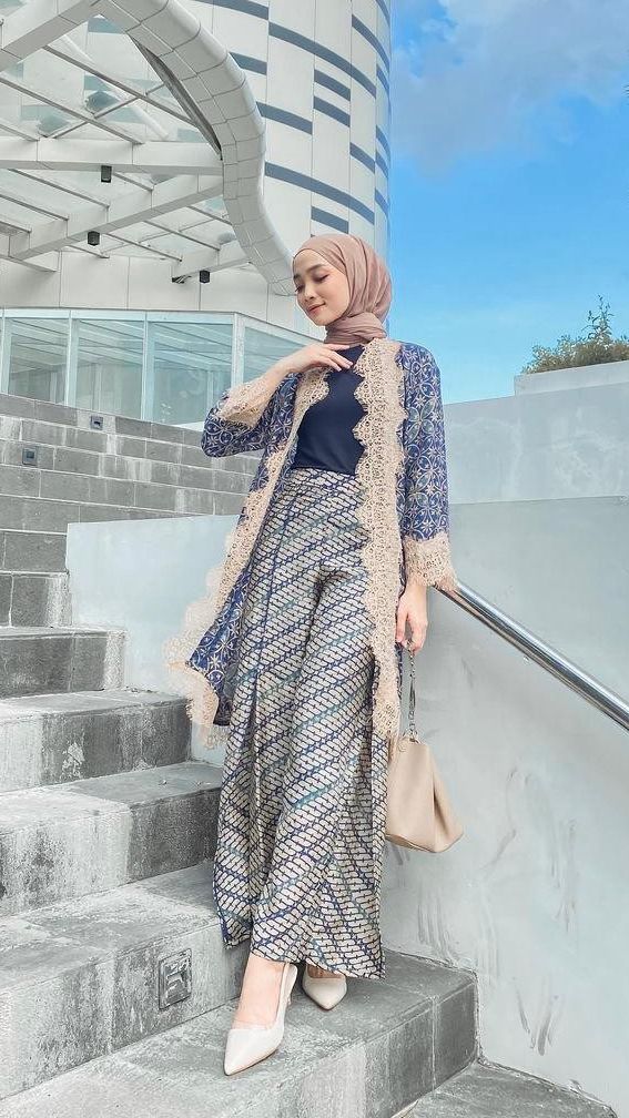 Celana Kulot, Memberikan Ilusi Tubuh yang Lebih Tinggi