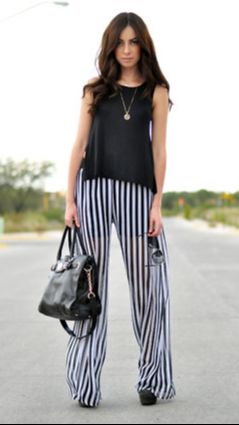 Stripped Pants, Celana Longgar dengan Tema Bergaris