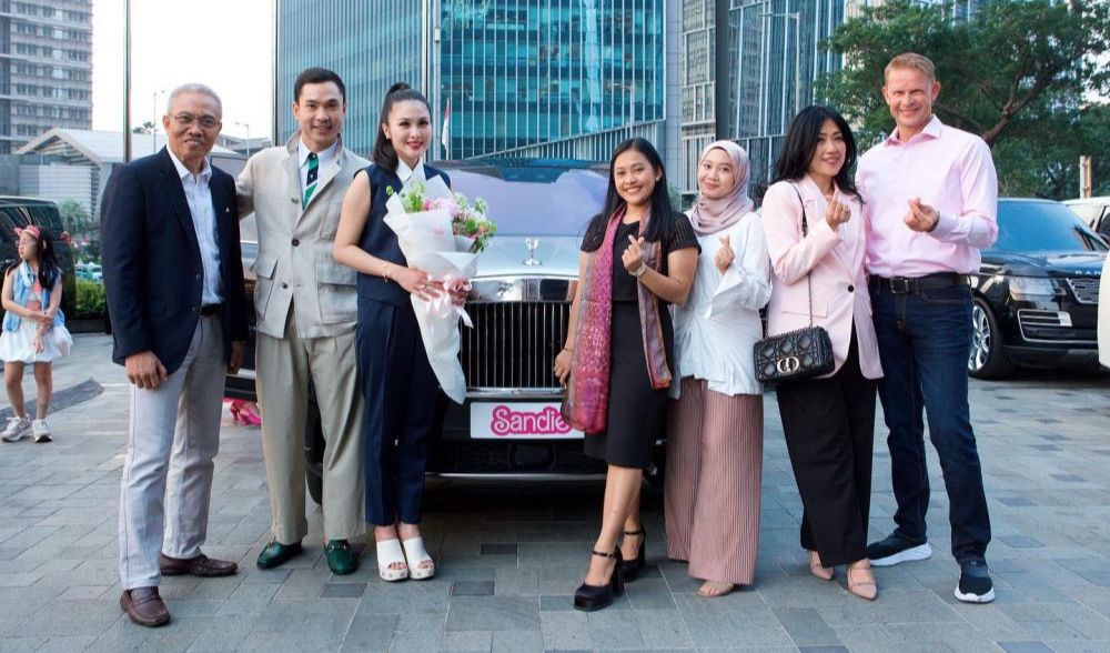 Ultah dihadiahimobil Rolls-Royce
