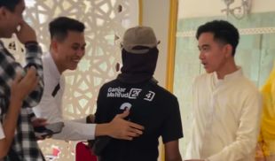 Tamu yang Mencuri Perhatian