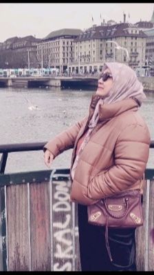 Ia juga sudah istiqomah memakai hijab dalam kesehariannya