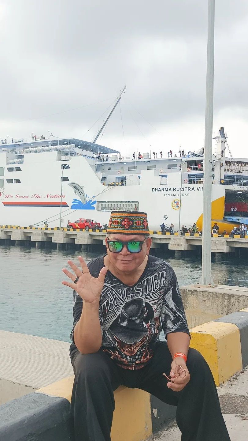 Ia pun harus berjuang lebih keras demi memenuhi kebutuhan hidupnya