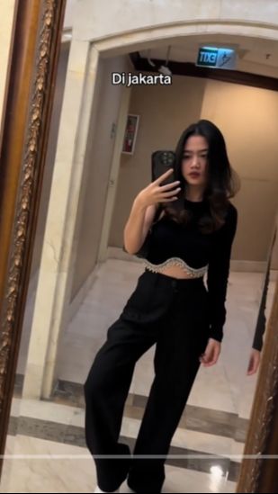 Viral Fashion si Cewek pas di Jakarta VS Kampung, di Kota Jadi Princess di Kampung Angon Kambing