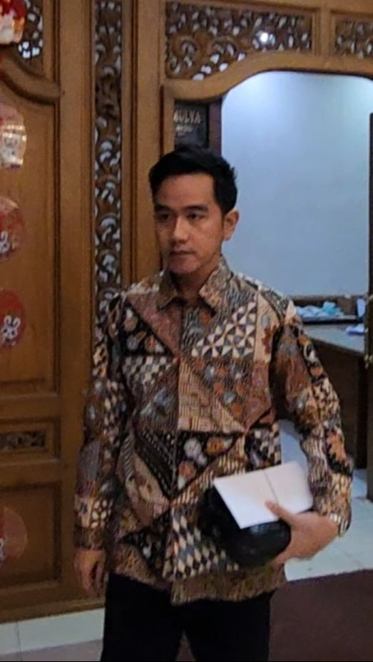 Gibran Minta Bobby Tak Perlu Khawatir Ditolak PDIP Maju Pilgub Sumut: Tenang Saja