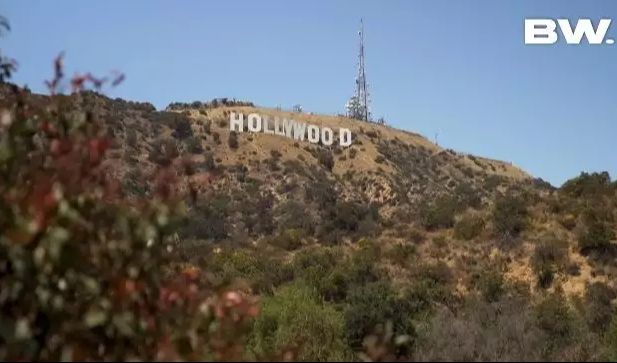 View Papan hollywood