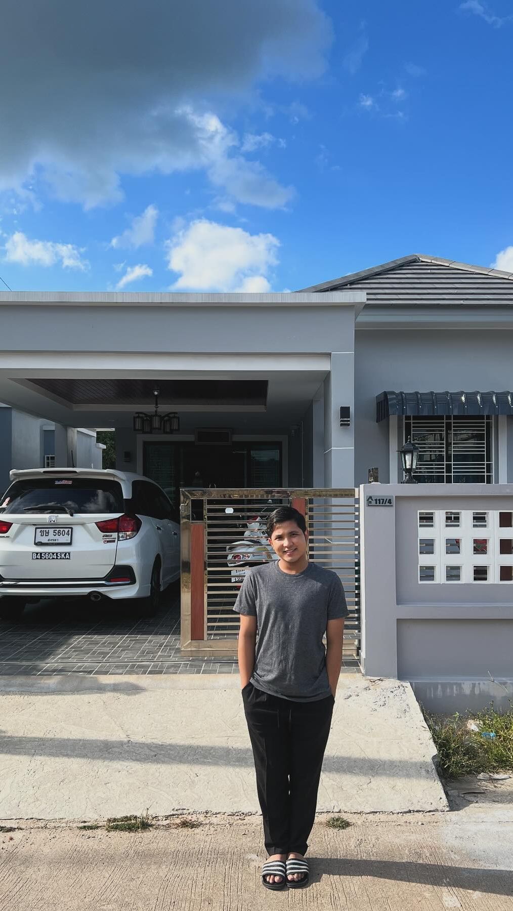 Beginilah potret rumah mewah Jirayut di Thailand yang baru saja selesai dibangun