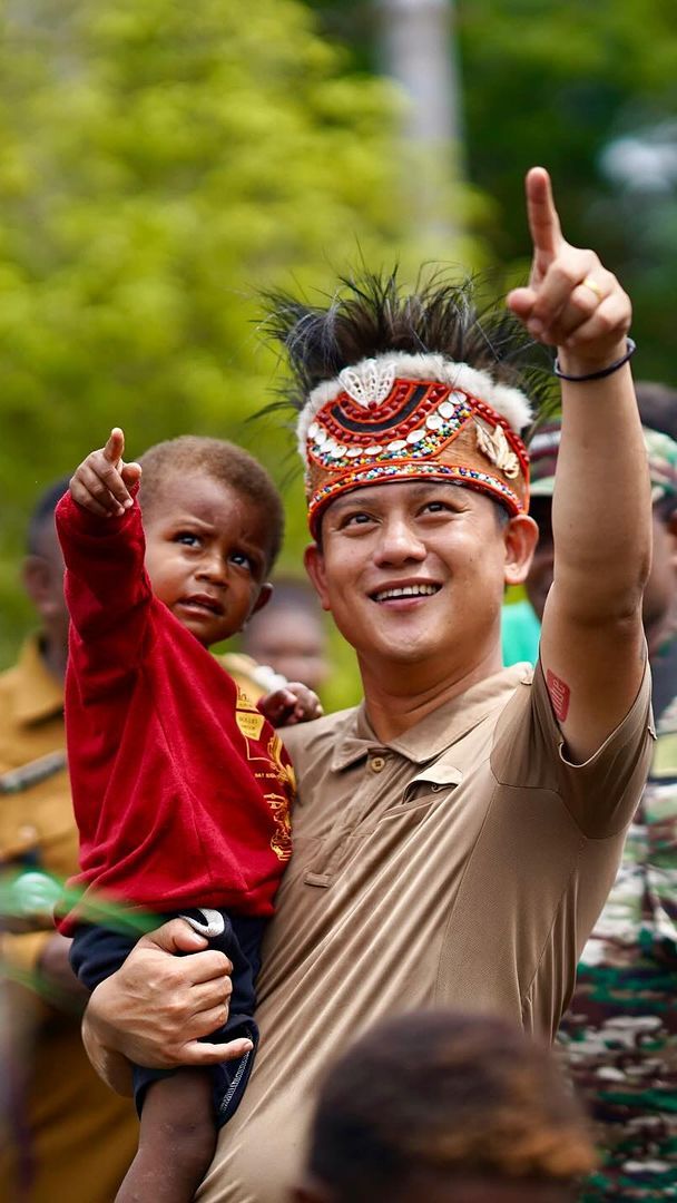 Gara-gara Sapi, Bobo Santoso Menangis Sesegukan Bertemu Warga Papua