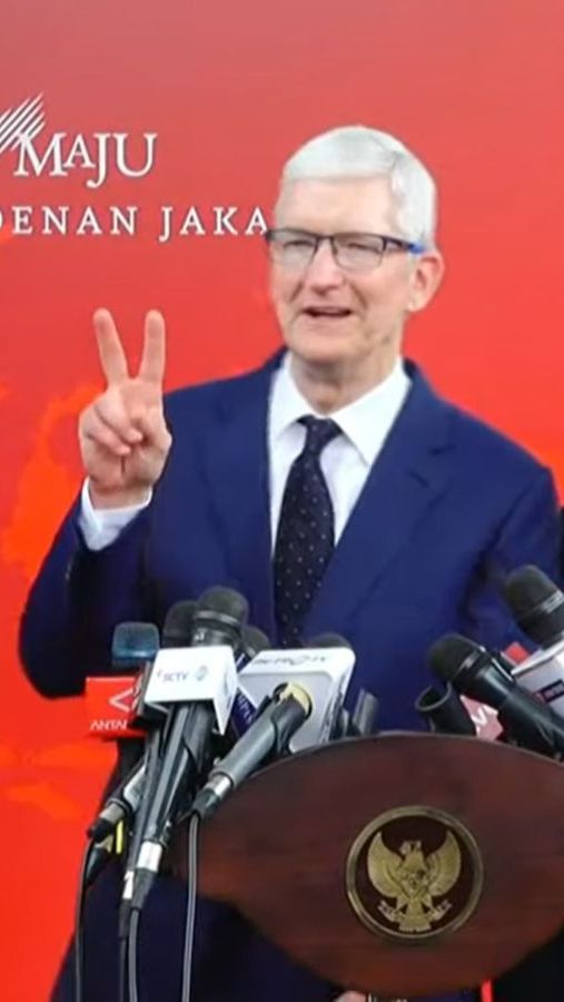 CEO Apple Tim Cook Bawa Investasi Rp1,6 Triliun Saat Bertemu Presiden Jokowi, Bakal Bangun Pabrik?