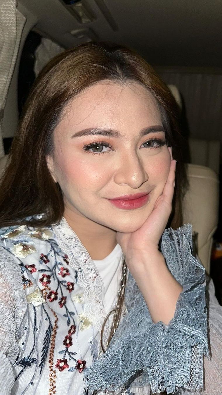 8 Potret Ruang Tidur Nathalie Holscher, Kamar Mandinya Cuma Ditutup Gorden Tanpa Penyekat