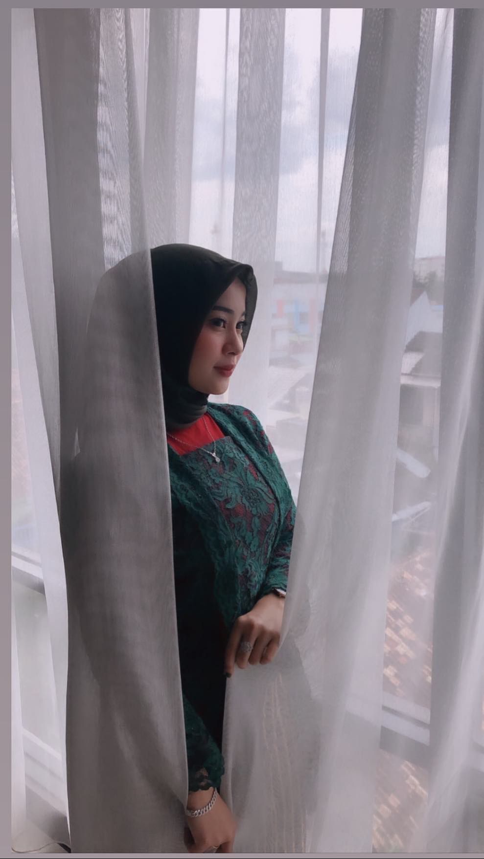 Inilah potret Salsabillih istri Aldi Taher yang memiliki paras cantik jelita