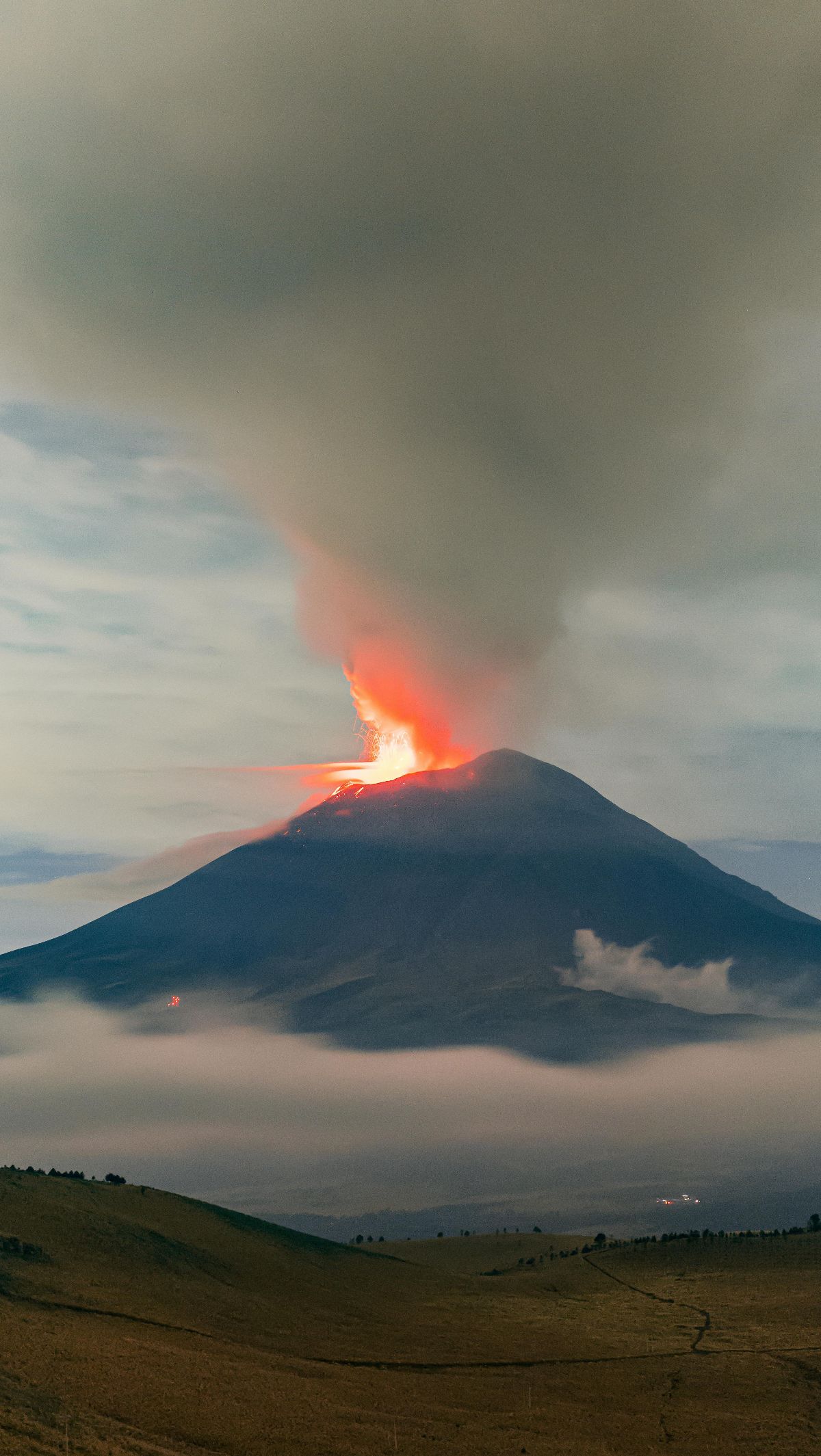 Doa Ketika Terjadi Bencana Alam Gunung Meletus agar Selamat dan Terlindungi