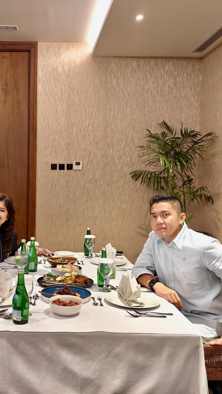 Bikin Cemburu! 2 Wanita Cantik Ditraktir Mayor Teddy Saat Ulang Tahun, Sosoknya Bukan Orang Sembarangan