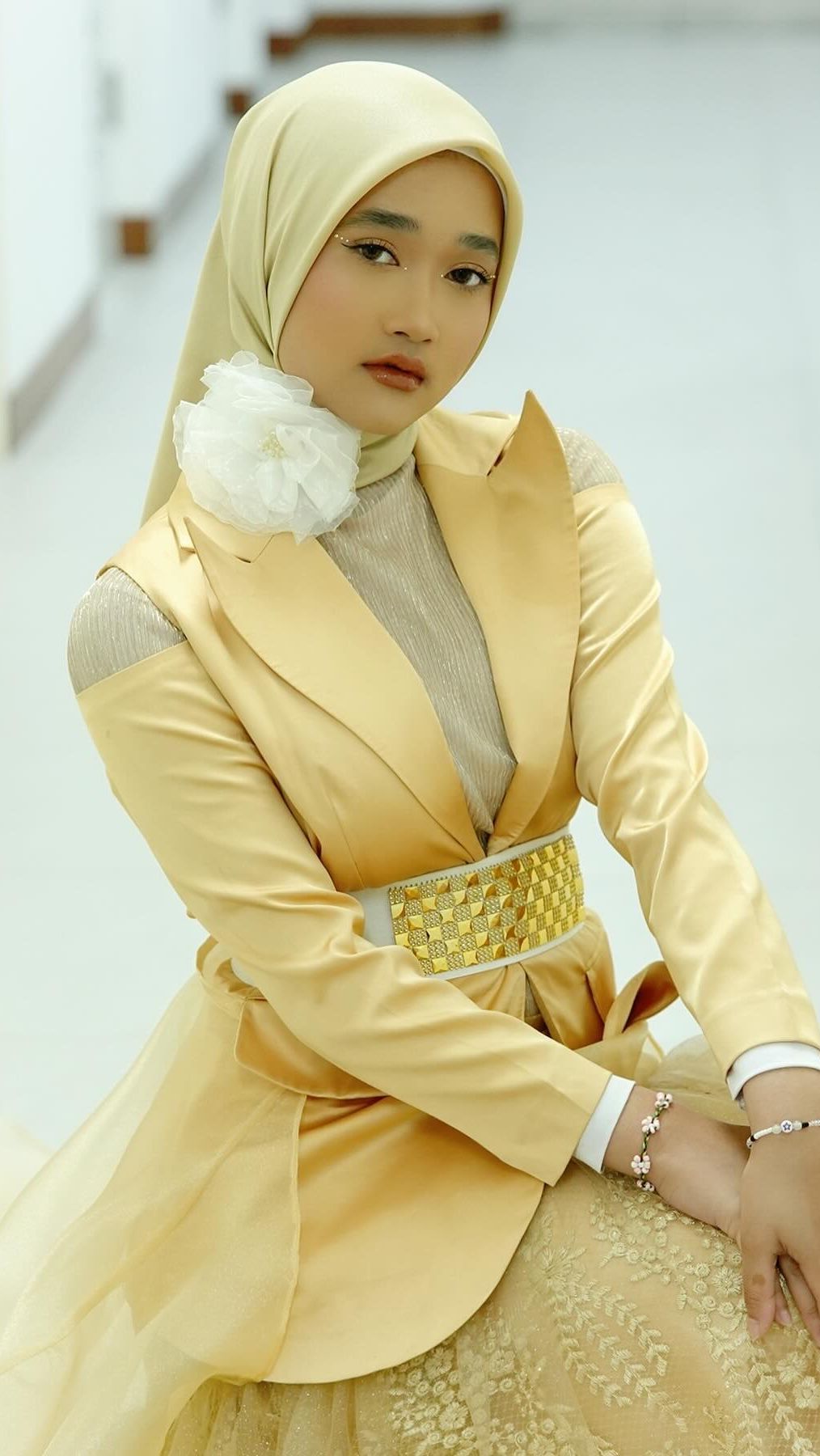 Aisha memiliki nama lengkap Aisha Maydina Hakim lahir pada tanggal 1 Mei 2008. Kini usianya usianya baru genap 15 tahun