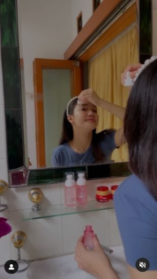 Ruang tata rias di rumah Chika. nah itulah sederet rumah diduga milik Chandrika Chika.