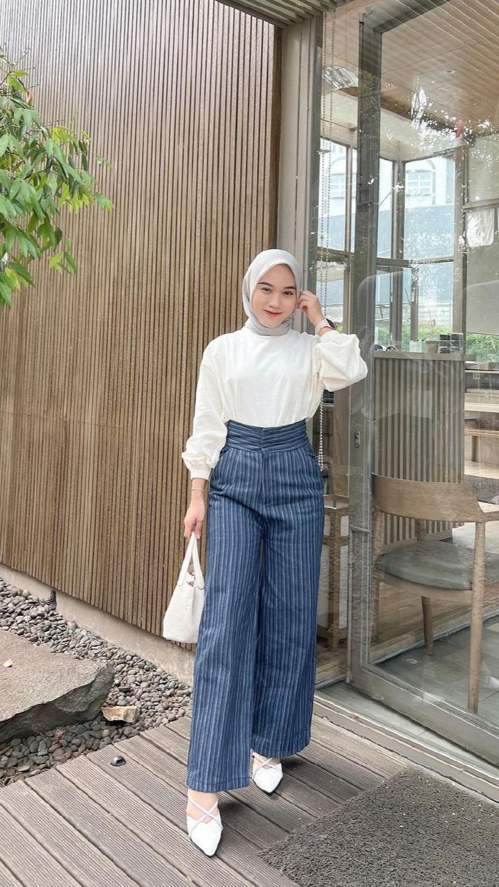 Inspirasi Mix and Match untuk Hijaber dengan Celana High Waist, Intip Yuk