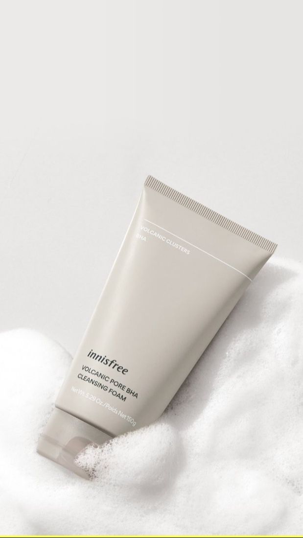 3. Innisfree Jeju Volcanic Pore Cleansing Foam
