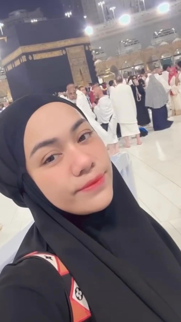 Namun Zita pun kembali menantang netizen. Apakah mereka sudah memboikot semua produk Israel.