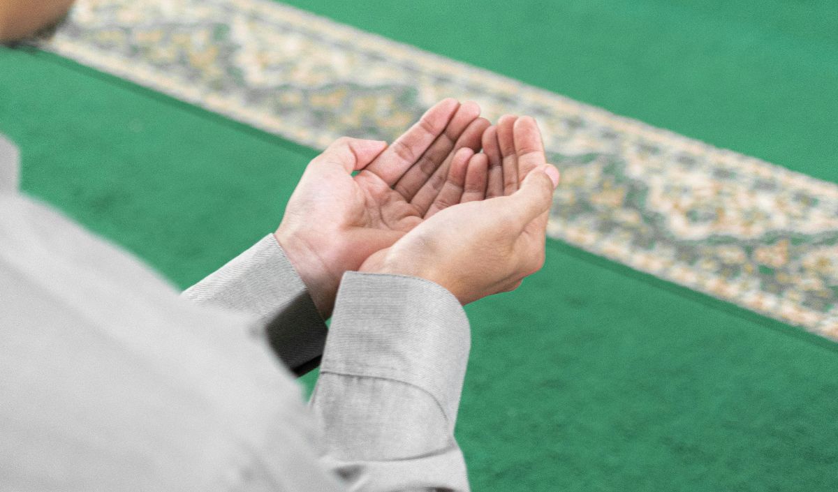 Doa untuk Orang Tua agar Terhindar dari Siksa Kubur