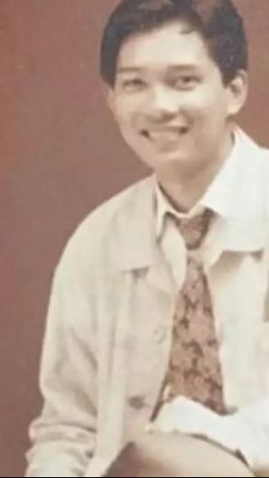 Foto Ridwan Kamil saat masih berusia 20an tahun. Senyum manisnya masih terlihat hingga saat ini