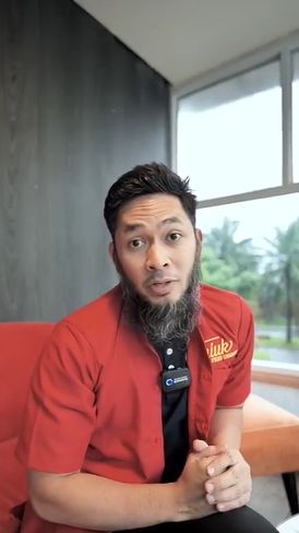 Setelah hengkang dari NOAH untuk mendalami ilmu agamanya, kini Uki terlihat lebih religius