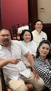 Mendiang ayah Harvey disebut-sebut bos besar di dunia pertambangan, lho!