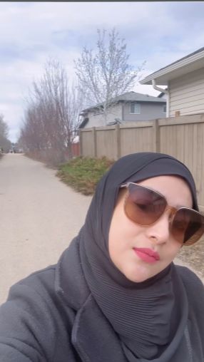 Lingkungan di sekitar rumah Cindy dan Tengku pun tampak tenang jauh dari hiruk pikuk