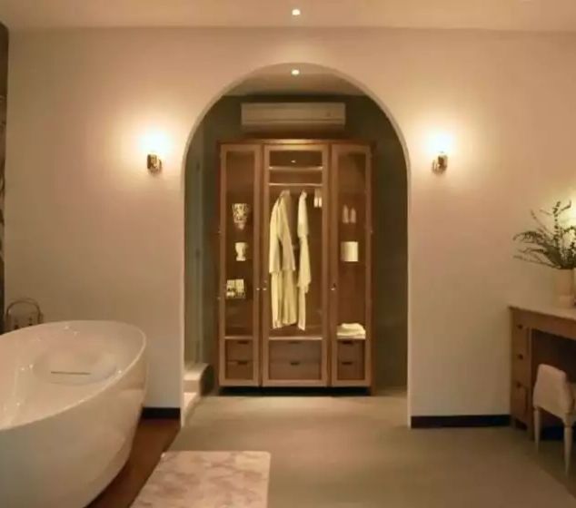 Kamar Mandi Raisa