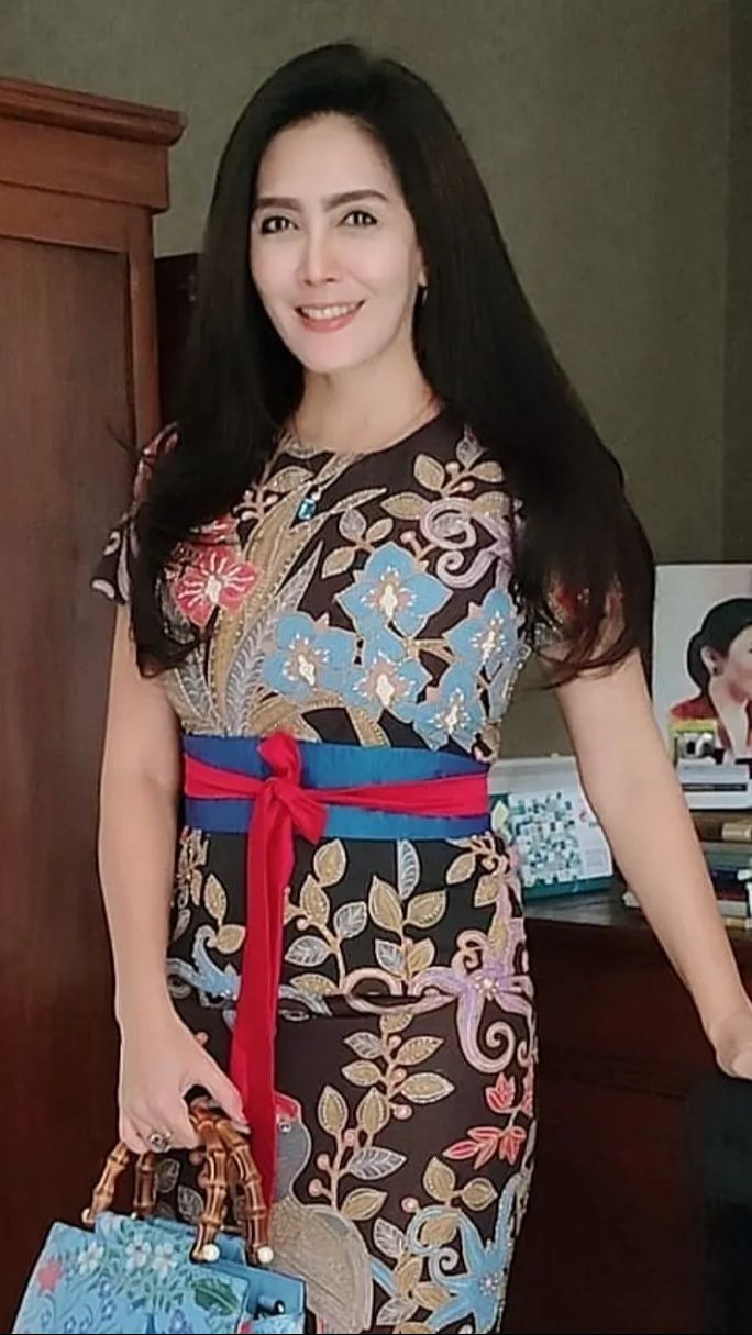10 Potret Mewahnya Rumah Rieke Diah Pitaloka `Si Oneng`, Desak Sandra Dewi Dimiskinkan