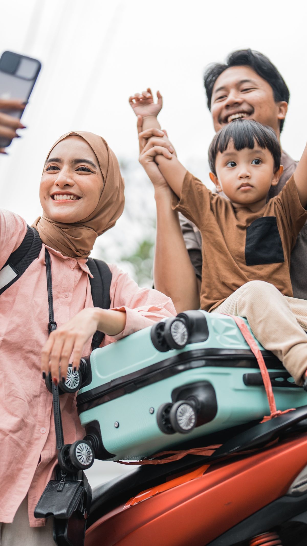 Jelang Lebaran, Masyarakat Sibuk dengan Persiapan Mudik dan Rencana Liburan