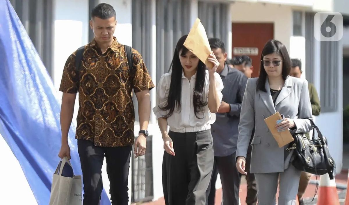 Harga Outfit Sandra Dewi