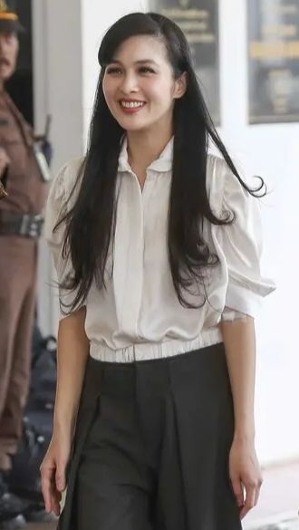 Harga Outfit Sandra Dewi Saat Diperiksa Kejagung Tuai Sorotan, Ternyata Segini