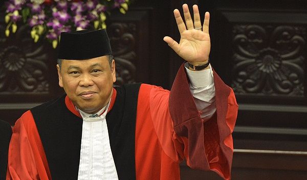 Presiden sebagai kepala negara adalah simbol negara yang harus kita junjung tinggi oleh semua stakeholder, maka kita memanggil para pembantunya,