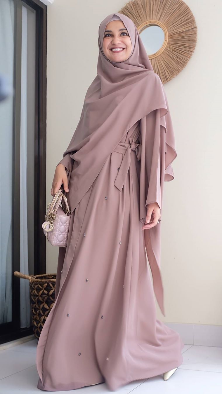 Fenomena Pakai Baju Baru saat Lebaran, Simak Hukumnya Menurut Pandangan Islam!