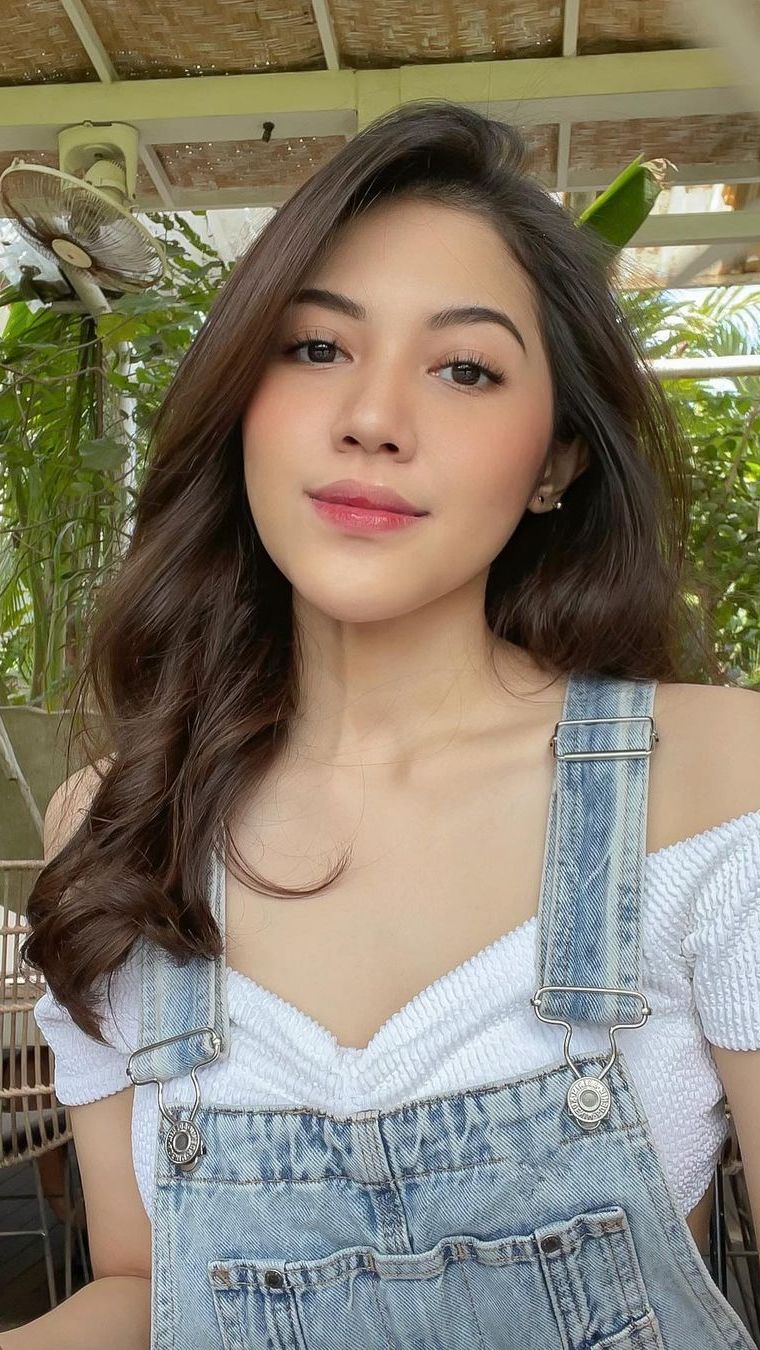 Cincin Pertunangan Senilai Puluhan Juta Milik Selebgram Shasa Zhania Hilang di Toilet