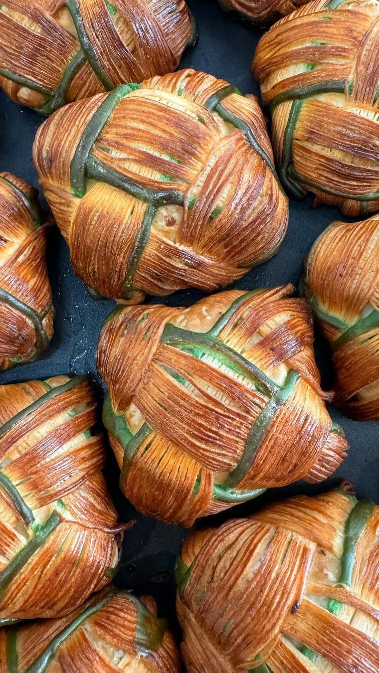 Heboh Croipat, Croissant Ketupat yang Isinya Bikin Kaget