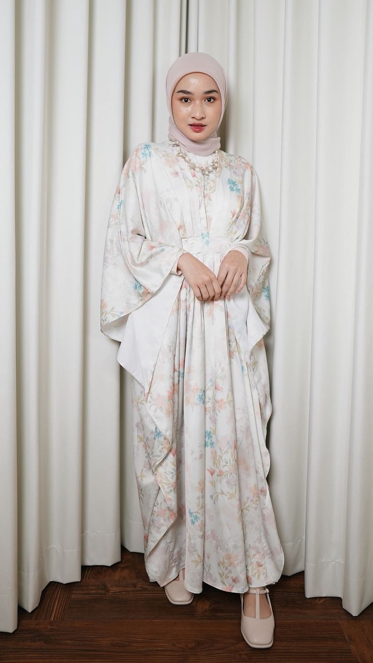 Kaftan Motif Romantis