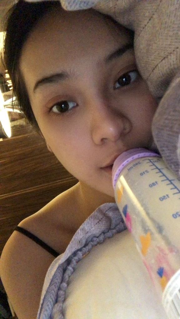 Bahkan, video Anya kala minum susu pakai dot kala itu sampai ditonton 2 juta kali,lho!