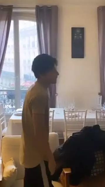 Nah itulah sederet penampakan rumah Alyssa Daguise yang mewah di Paris.