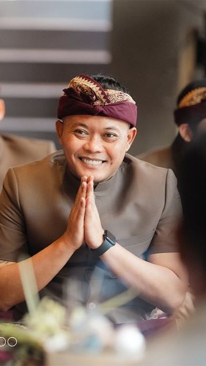 Momen Haru Air Mata Sule Tumpah Saat Antarkan Rizky Febian dan Mahalini ke Kehidupan yang Baru