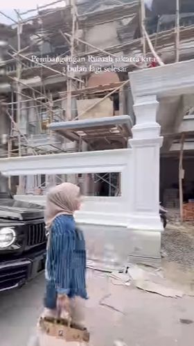 Beginila proses pembangunan rumah baru Shella tersebut