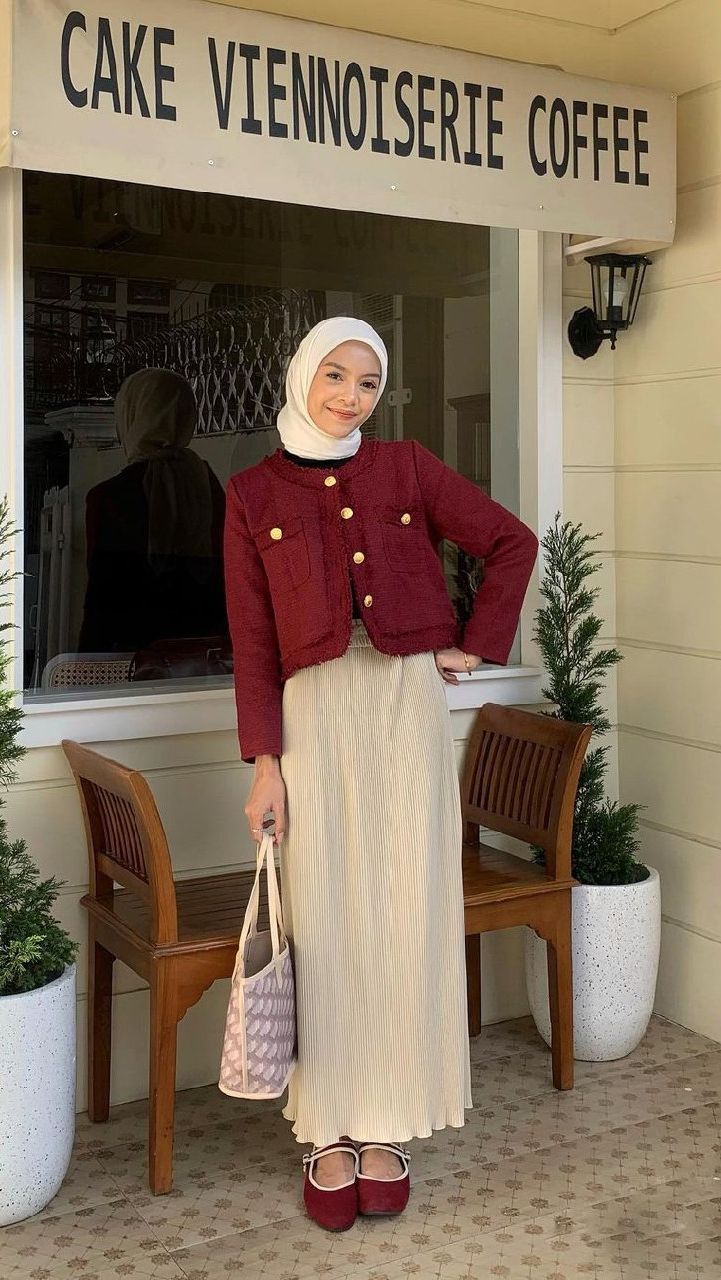 Mix and Match Outfit Marun Bikin Tampilan Hijaber Jadi Lebih Sweet